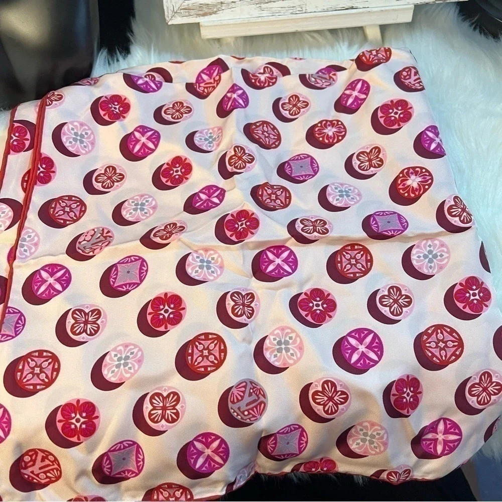 Louis vuitton kimodo dots scarf
